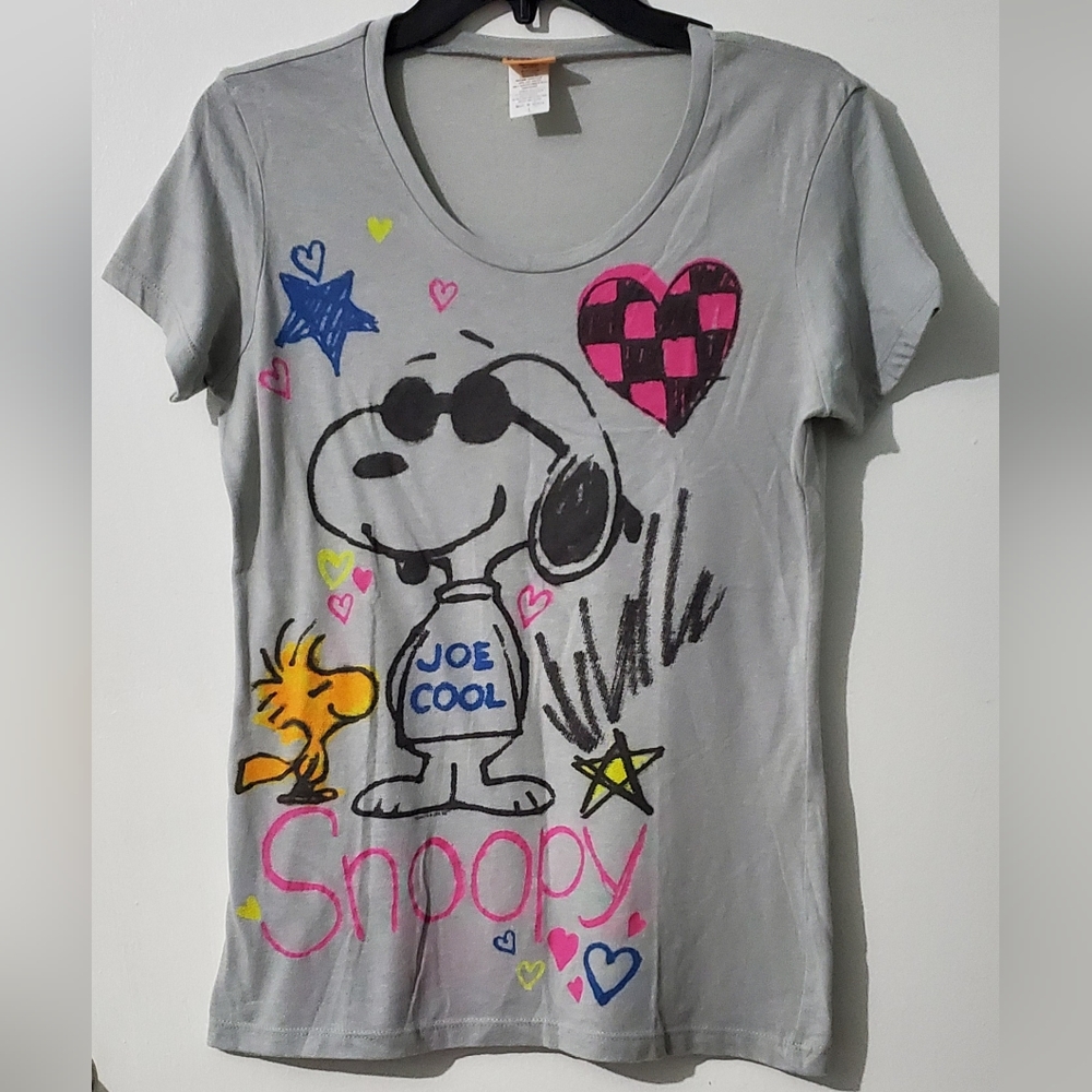Peanuts Snoopy juniors graphic tee in very good condition